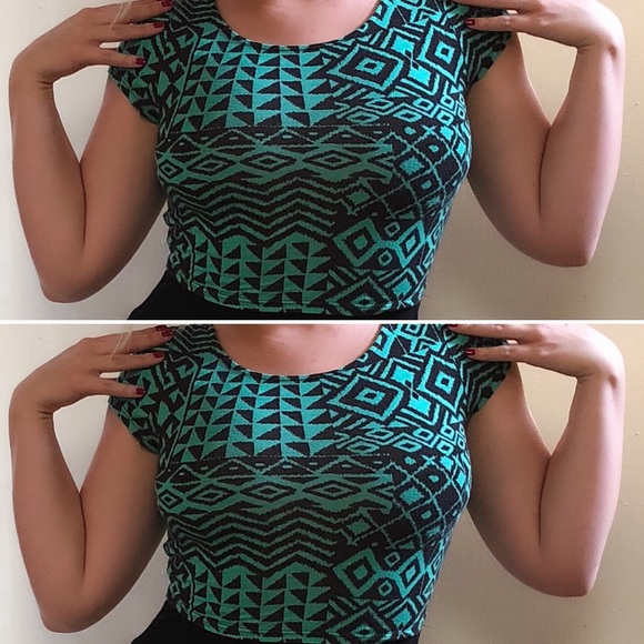 Tribal crop top - Picture 1 of 3